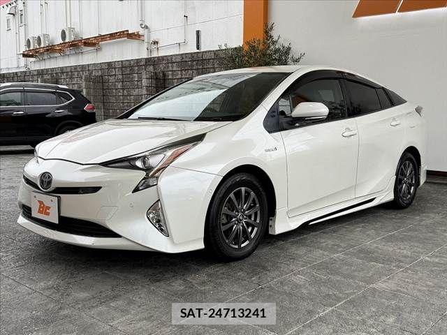 Toyota PRIUS 2017-08 8781669-9