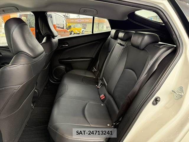 Toyota PRIUS 2017-08 8781669-18