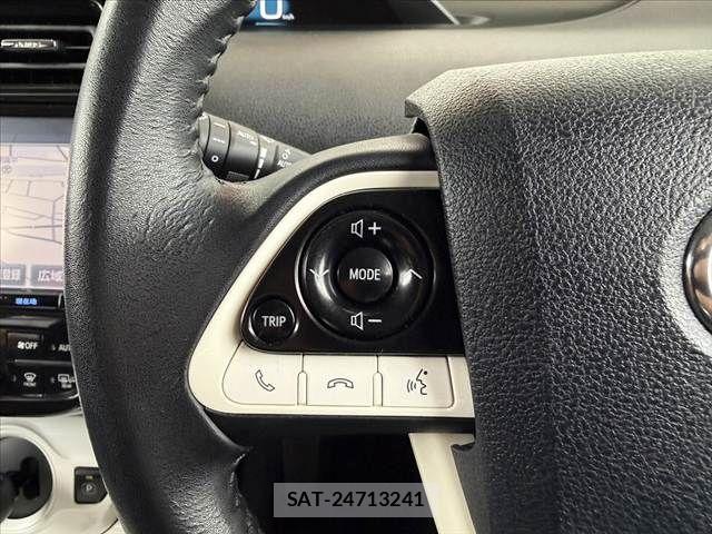 Toyota PRIUS 2017-08 8781669-22