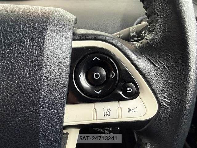 Toyota PRIUS 2017-08 8781669-23