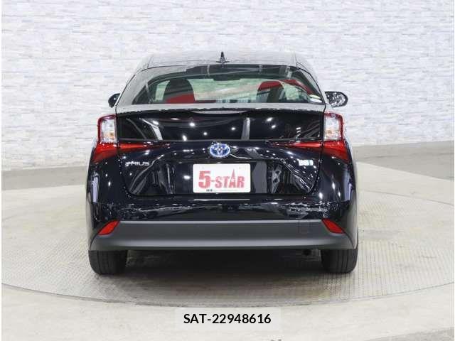 Toyota PRIUS 2020-04 8781658-14