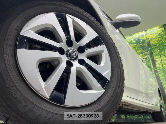 Toyota PRIUS 2017-05 8781664-13