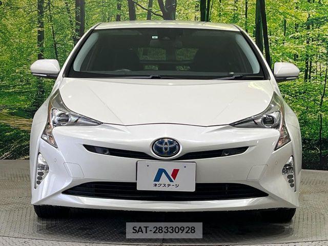 Toyota PRIUS 2017-05 8781664-14