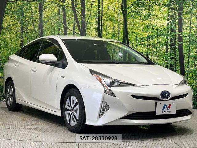 Toyota PRIUS 2017-05 8781664-16
