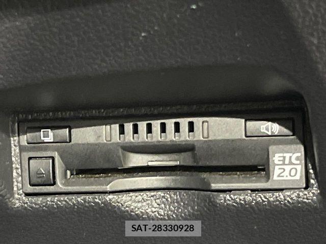 Toyota PRIUS 2017-05 8781664-7