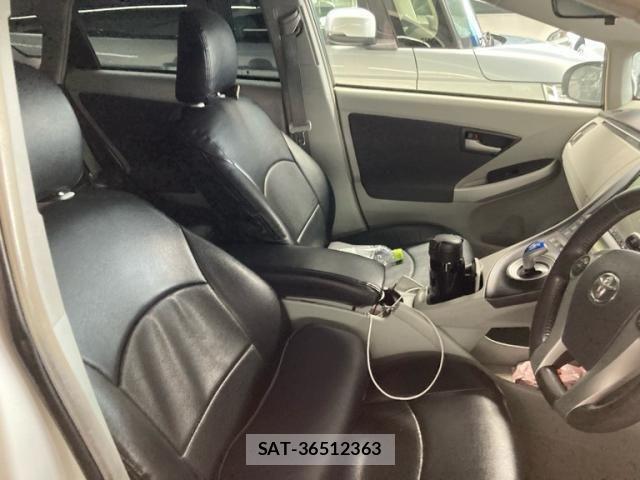 Toyota PRIUS 2010-11 8783076-9