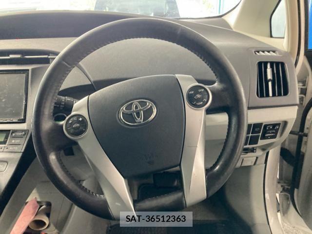 Toyota PRIUS 2010-11 8783076-12