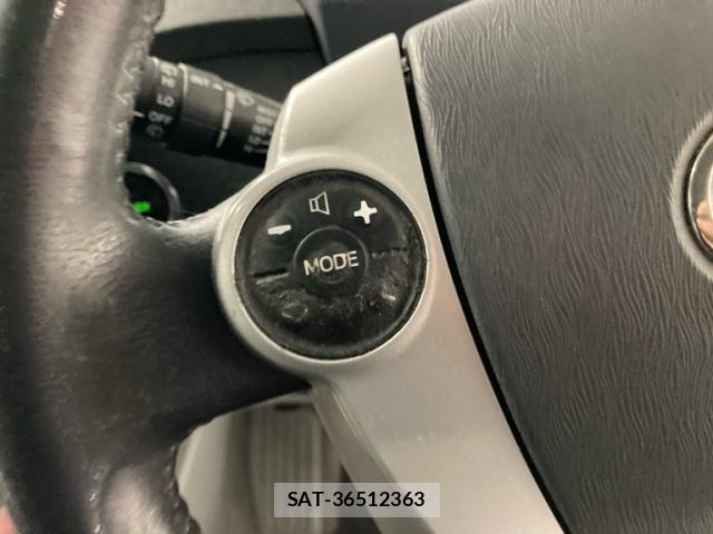 Toyota PRIUS 2010-11 8783076-13