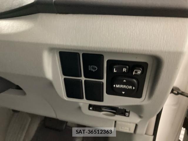 Toyota PRIUS 2010-11 8783076-15