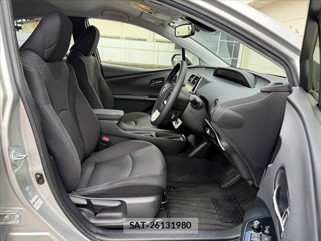 Toyota PRIUS 2017-05 8781670-15