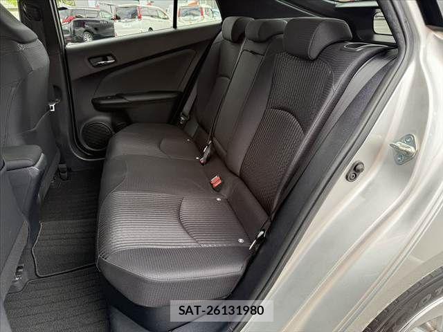 Toyota PRIUS 2017-05 8781670-18