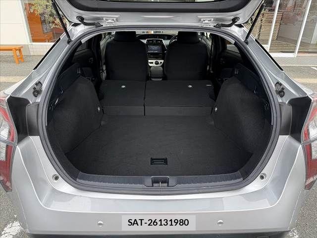 Toyota PRIUS 2017-05 8781670-20
