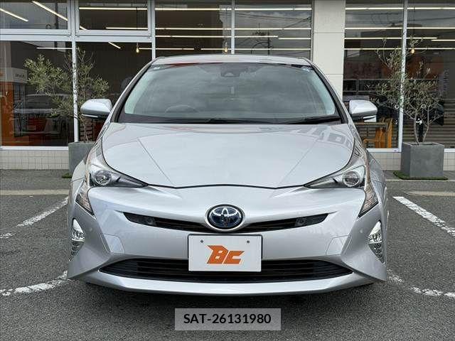 Toyota PRIUS 2017-05 8781670-8