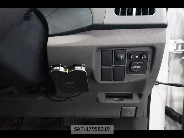 Toyota PRIUS 2009-12 8781675-13
