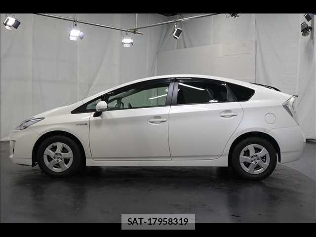 Toyota PRIUS 2009-12 8781675-14