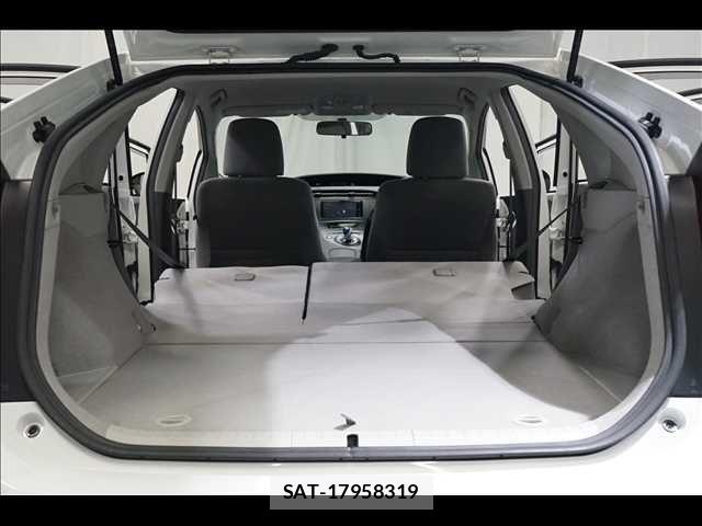 Toyota PRIUS 2009-12 8781675-18