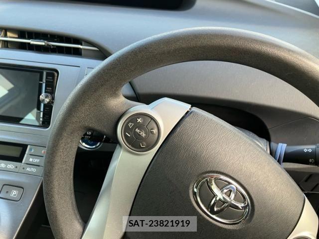 Toyota PRIUS 2015-09 8781682-12