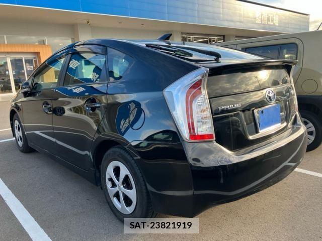 Toyota PRIUS 2015-09 8781682-2