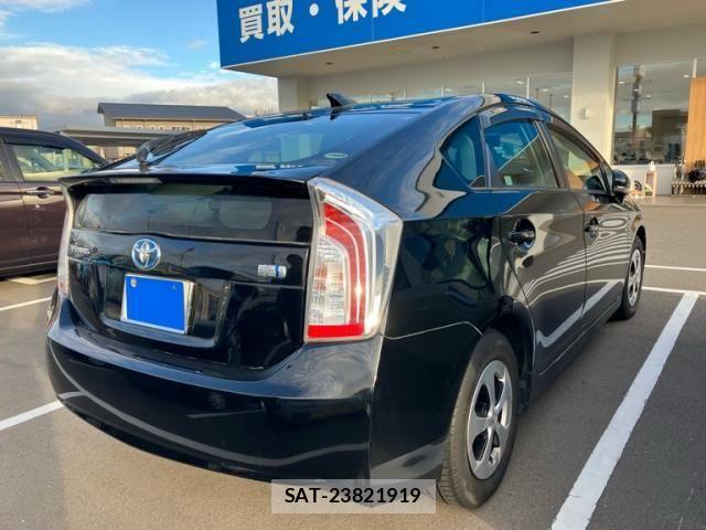 Toyota PRIUS 2015-09 8781682-3