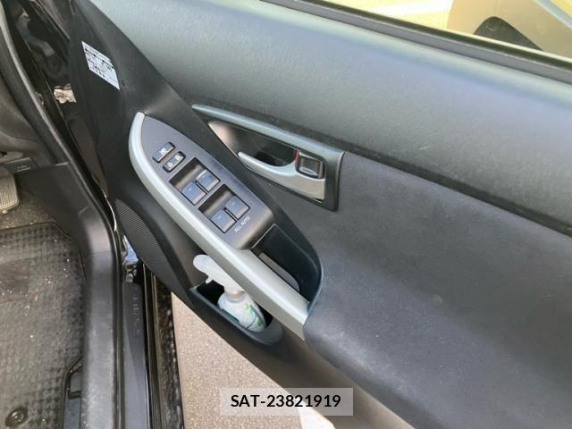 Toyota PRIUS 2015-09 8781682-8