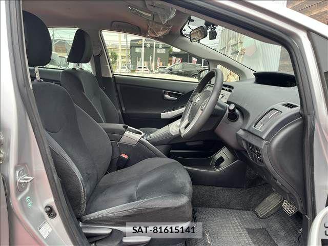 Toyota PRIUS 2014-12 8781681-9