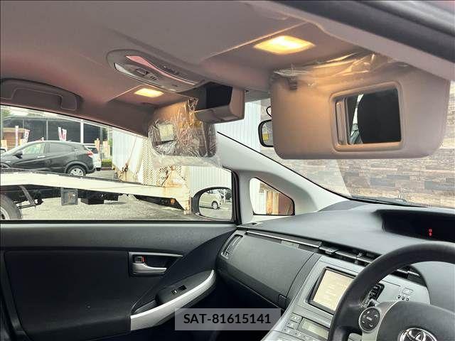 Toyota PRIUS 2014-12 8781681-10