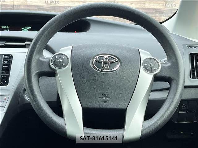 Toyota PRIUS 2014-12 8781681-13