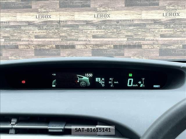 Toyota PRIUS 2014-12 8781681-14