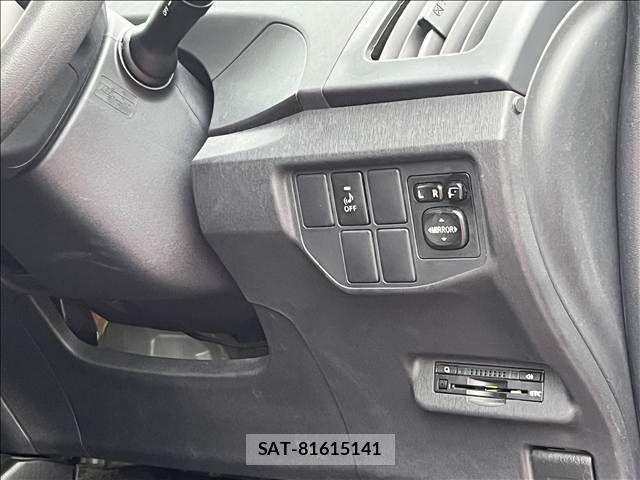 Toyota PRIUS 2014-12 8781681-16