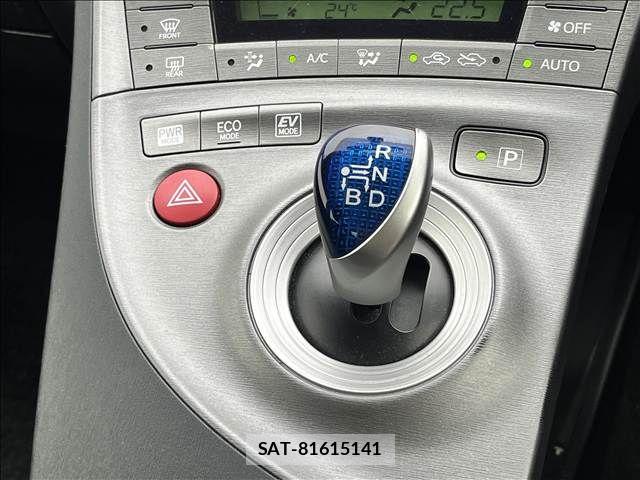Toyota PRIUS 2014-12 8781681-23