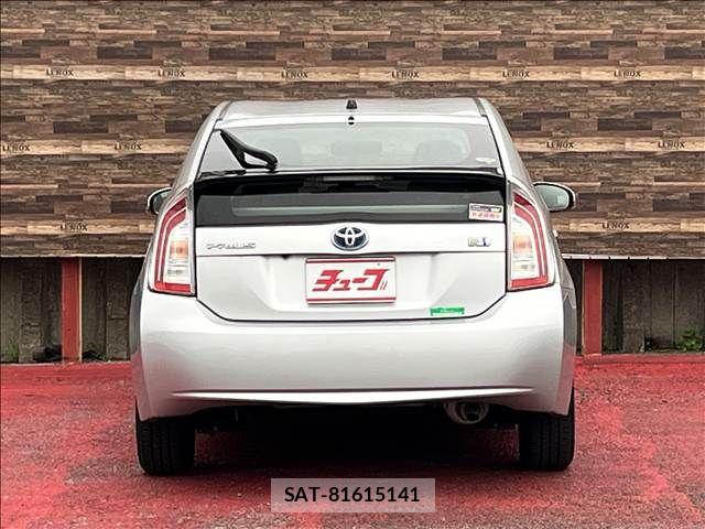 Toyota PRIUS 2014-12 8781681-5