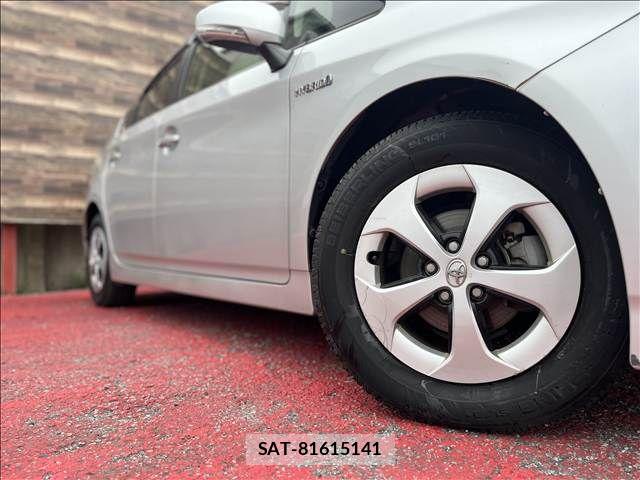 Toyota PRIUS 2014-12 8781681-8