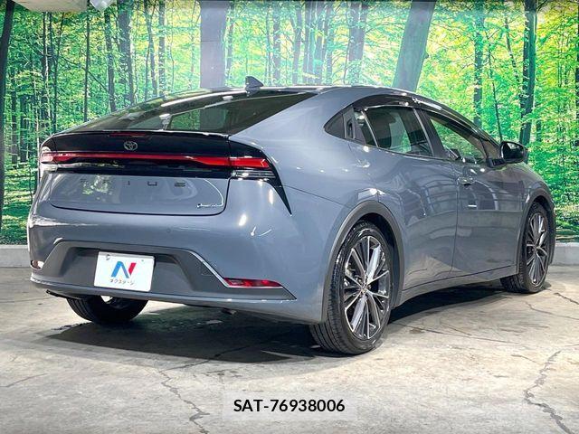 Toyota PRIUS 2023-08 8781649-17