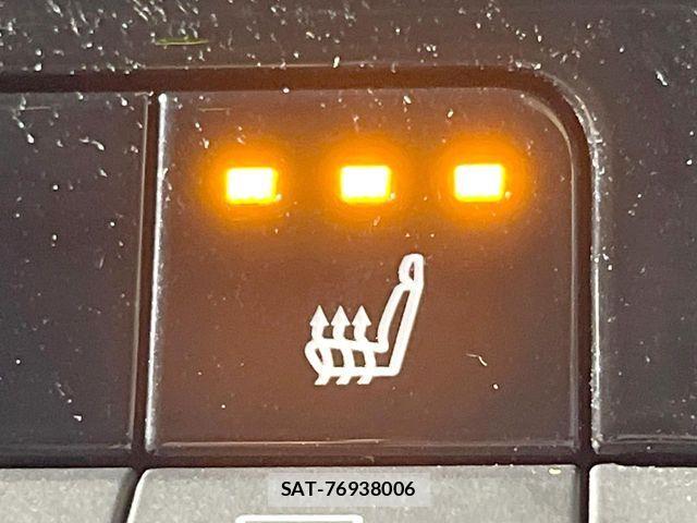 Toyota PRIUS 2023-08 8781649-7