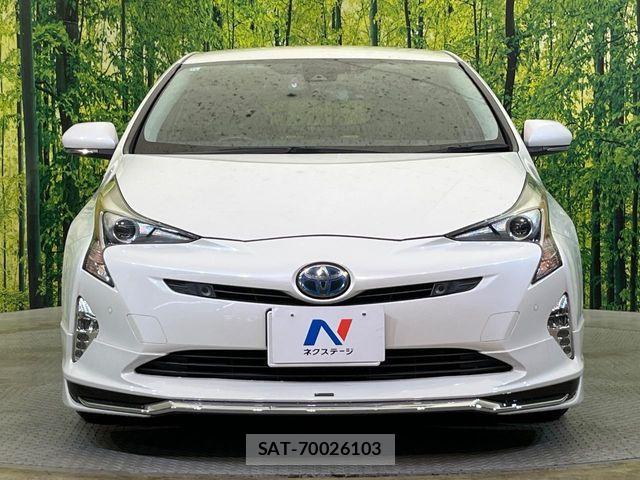 Toyota PRIUS 2017-03 8781662-13