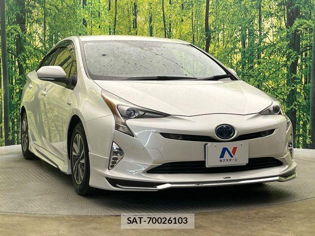 Toyota PRIUS 2017-03 8781662-15