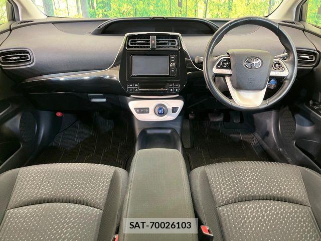 Toyota PRIUS 2017-03 8781662-1