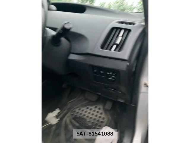 Toyota PRIUS 2012-01 8781701-11