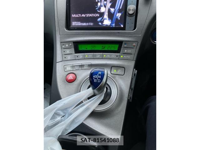 Toyota PRIUS 2012-01 8781701-18