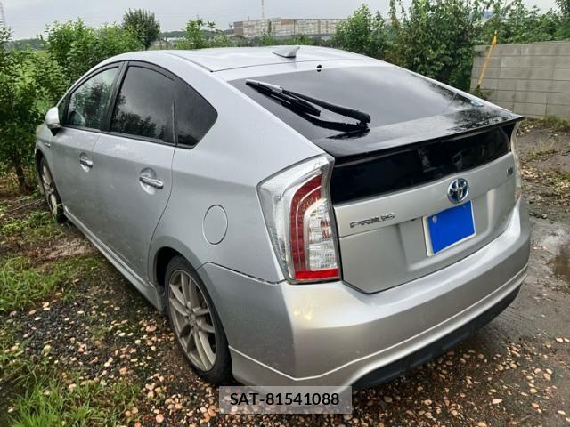Toyota PRIUS 2012-01 8781701-3