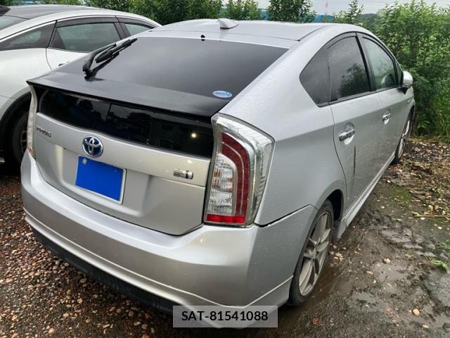 Toyota PRIUS 2012-01 8781701-4