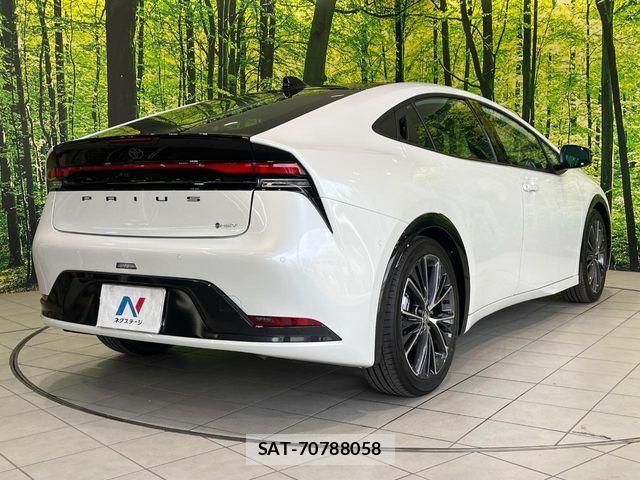 Toyota PRIUS 2025-12 8781641-16