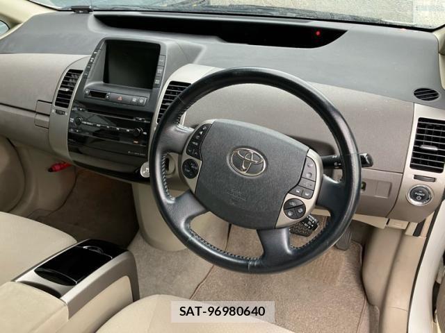 Toyota PRIUS 2008-06 8781690-11