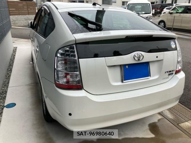 Toyota PRIUS 2008-06 8781690-1