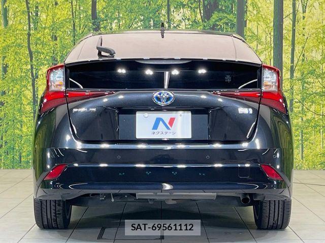 Toyota PRIUS 2021-10 8781650-14