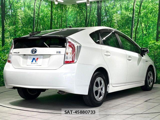 Toyota PRIUS 2012-03 8781676-16