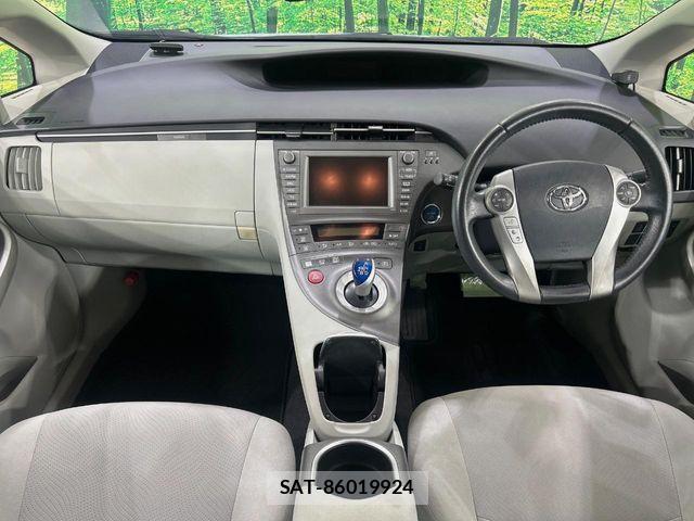 Toyota PRIUS 2012-07 8781674-1
