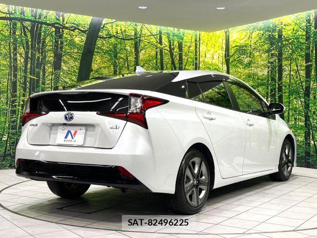 Toyota PRIUS 2021-03 8781653-16