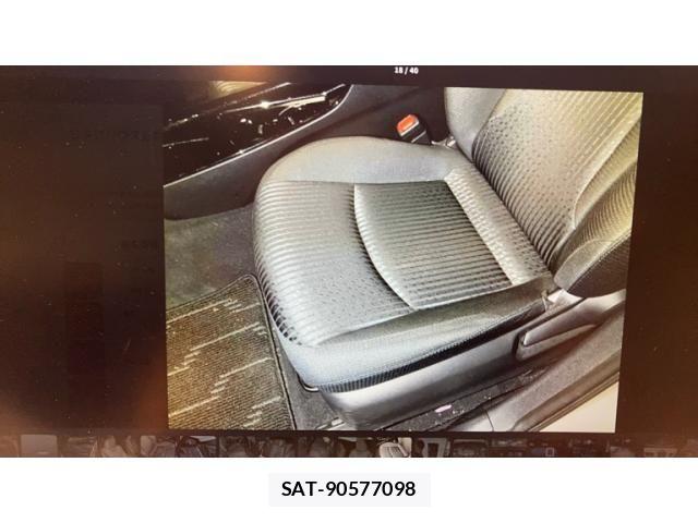 Toyota PRIUS 2018-05 8781668-15