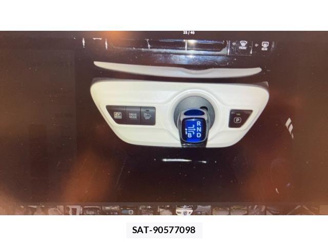 Toyota PRIUS 2018-05 8781668-20
